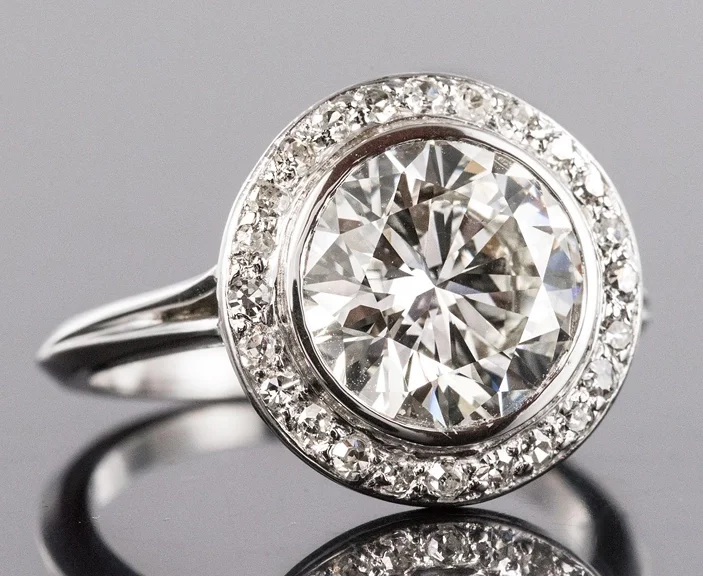 A French Art Deco diamond engagement ring